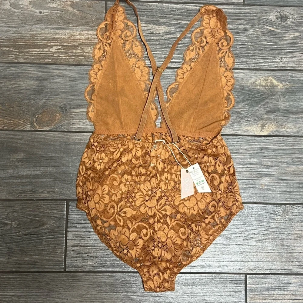 NWT $78 Free People X HAH Comin in Haht Lace Bodysuit Top Size XS Brown Sugar